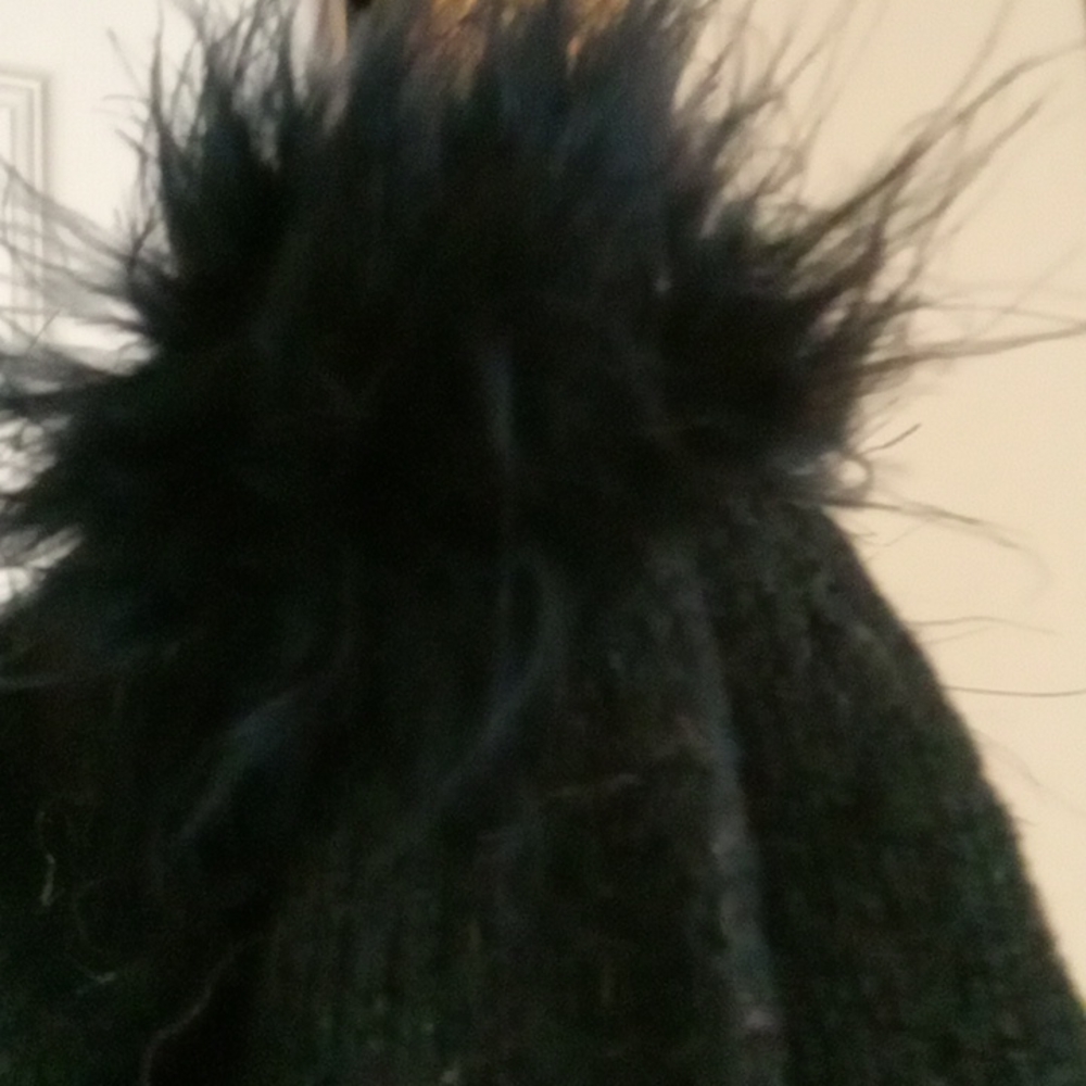 Black feathered hat - Picture 4 of 4